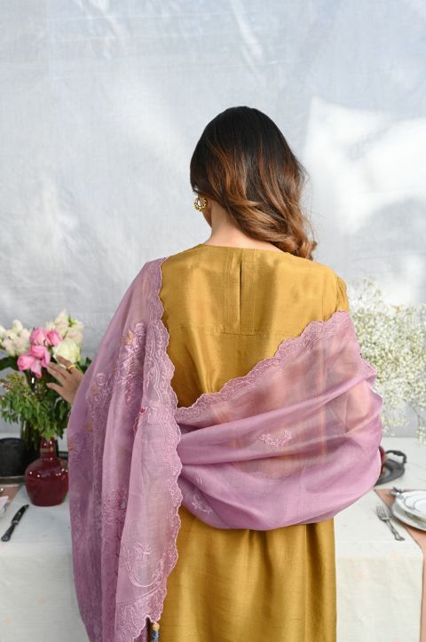 Deena Kurta w/ Dupatta and Izar (Sample)
