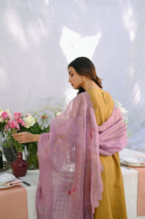 Deena Kurta w/ Dupatta and Izar (Sample)