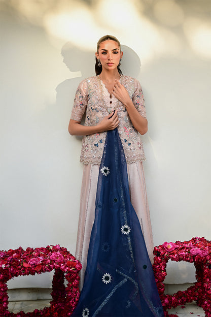 Ameera w/ Dhaka & Duputta