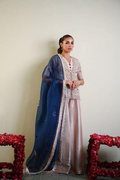 Ameera w/ Dhaka & Duputta