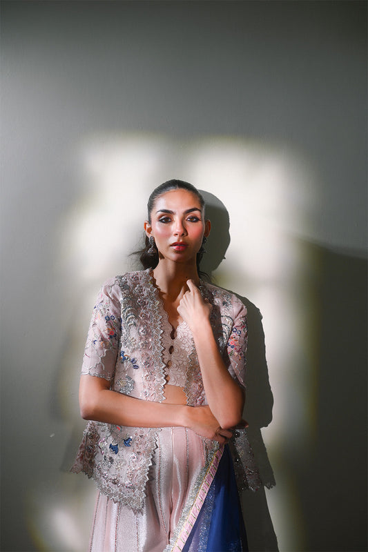 Ameera w/ Dhaka & Duputta