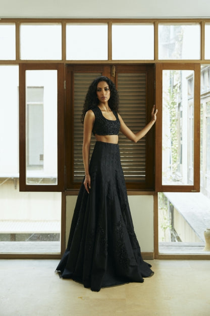 Noir Lehenga W / Choli & Duputta