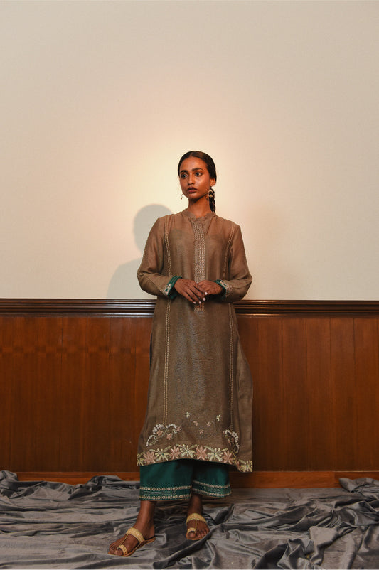 Ellachi Green Kurta w/ Duputta